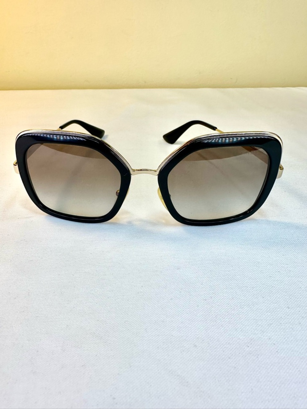 Prada Sunglasses Black & Gold tone Frame Geometric design Gradient lens Italy - Picture 3 of 9
